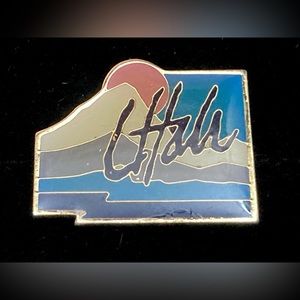 Vintage Utah Souvenir Lapel Pin